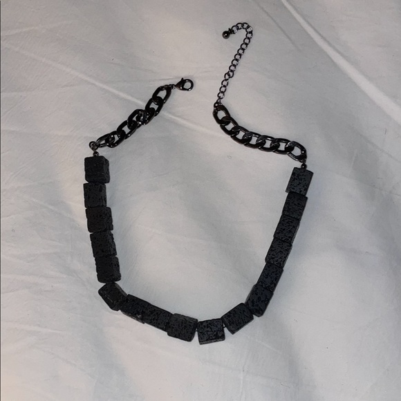 Chunky charcoal fashion necklace - Picture 2 of 3